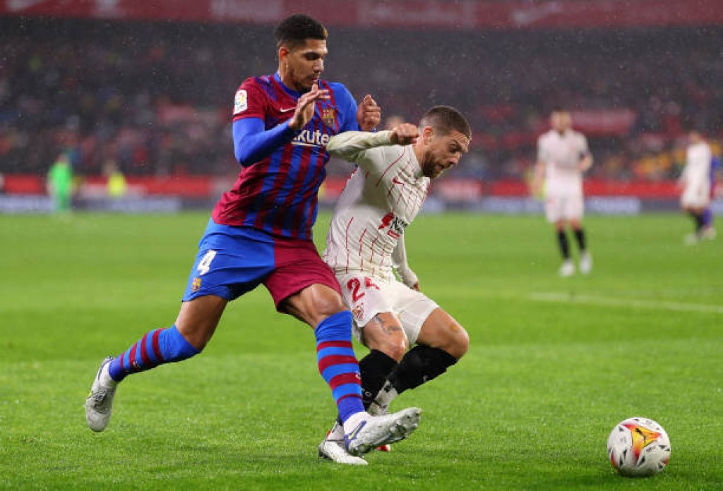 Rathakaa eku kulhunu Seville kairinves Barca ah point eh