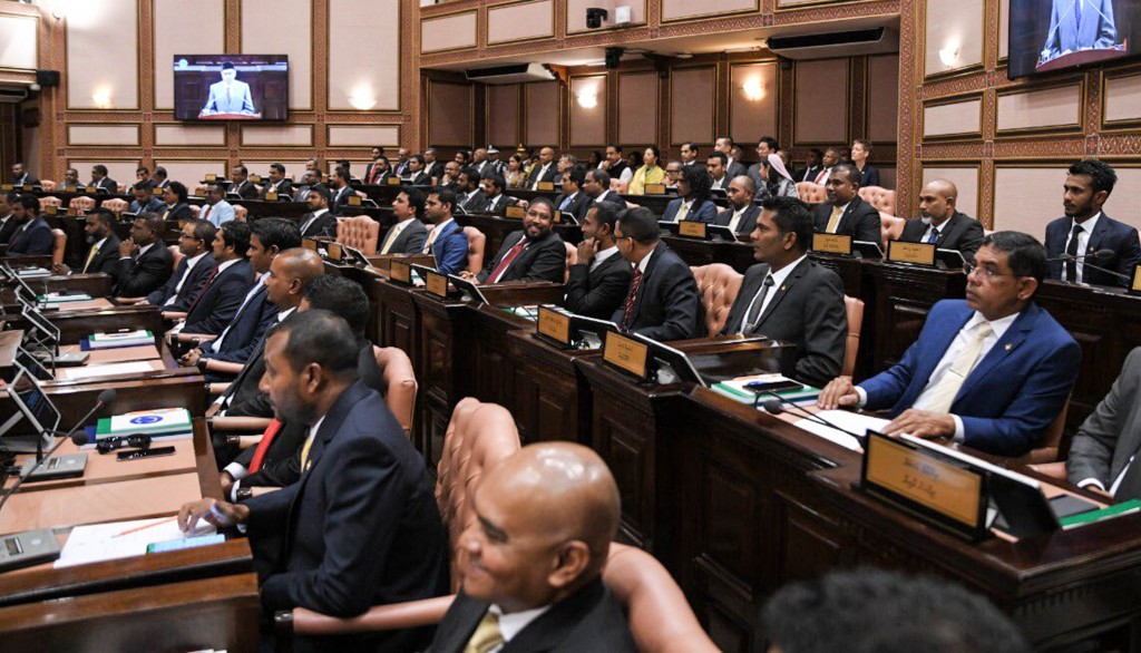 Majilis ah ithuruvaa 6 gondi aa eku 93 dhaairaa kanda alhaafaivaa goiy aanmu kohfi