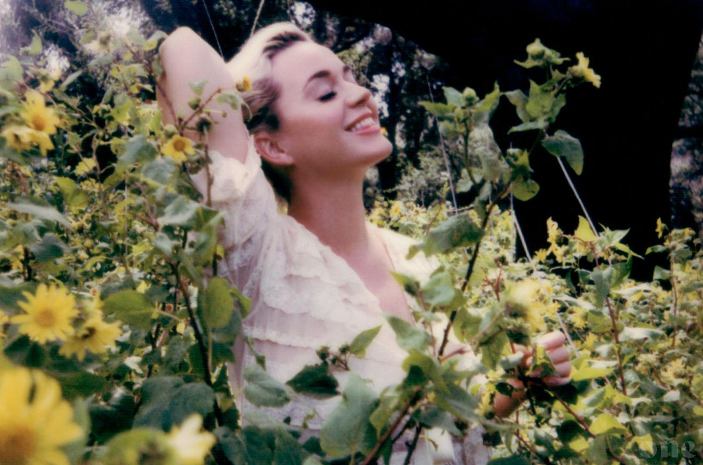 Katy Perry announces first single 'Daisies' from upcoming album