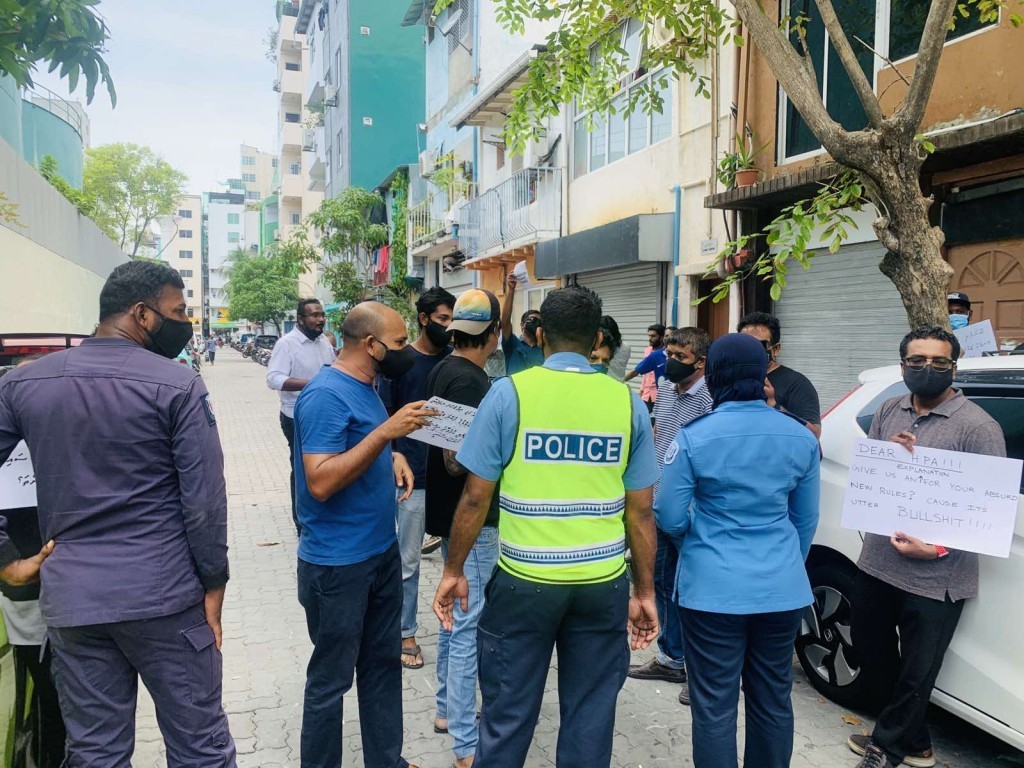 Restaurant owners protest near Dharubaaruge