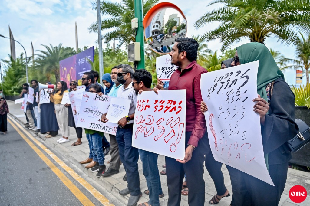 Masdharu gaanoonugai rangalhu kuranjehey kankan ebahuri, ekan rangalhuves gaboolu kuran: Fayyaz