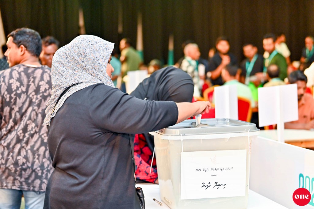 Aanmunge hiyaalu hoadhumuge bill october 30 ah ninmanee