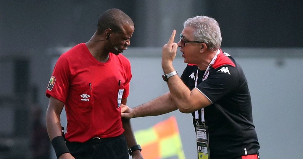 Vaguthu hama nuvanees referee match huttaalaifi, mivee kihineh?