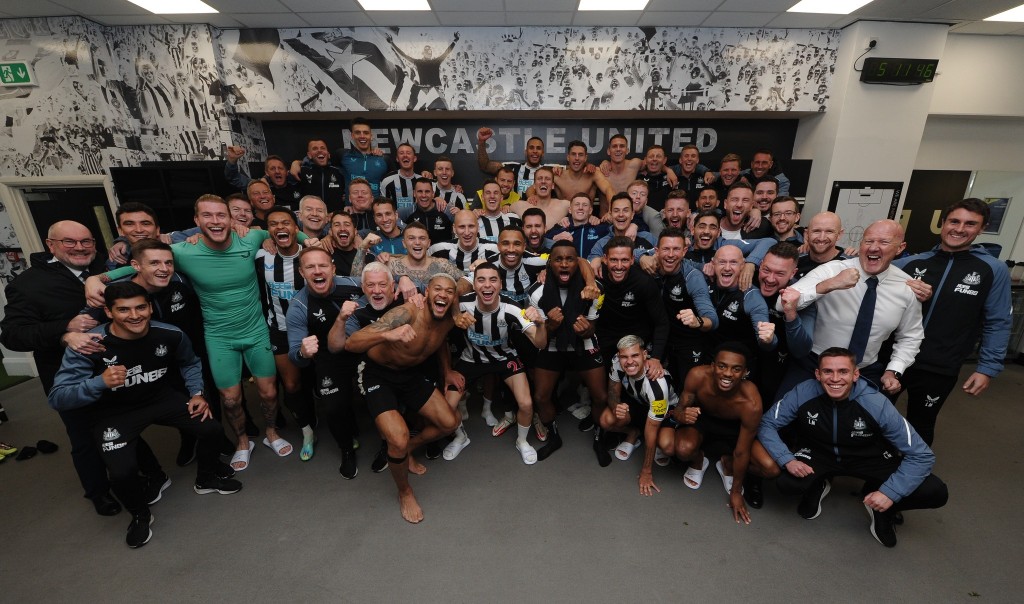 Newcastle dhenee message eh, Fahathun arai 3 goal jahai Tottenham molhuvejje