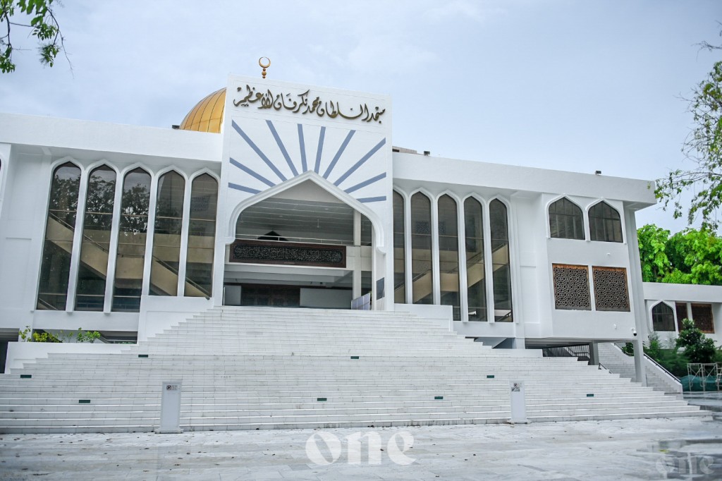 Maadhamaa akee roadha mahuge furathama dhuvas, Ramalaan mubaarak