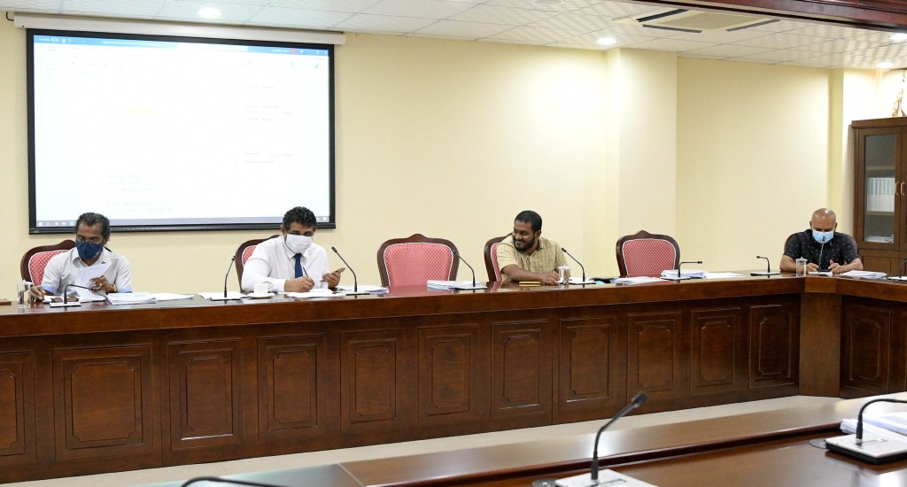 Kunfunithakuge HE Head himeney gothah 60 percent Dhivehinnah badhalukuran bill gai himanaifi