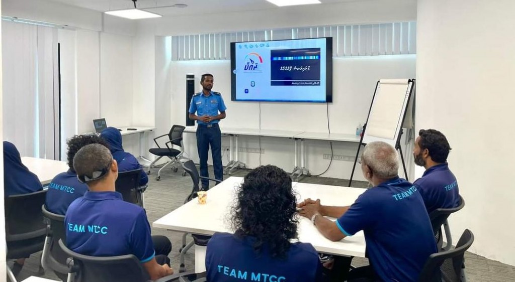 RTL Bus drivarunaai eheetherinah mauloomaath dhinumuge program eh fashaifi