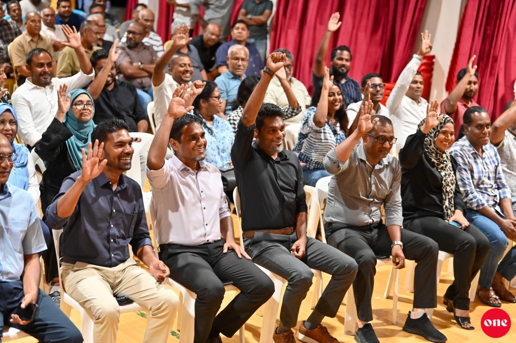 Islaahu thakaaeku ACC aai EC ge musthagillu kamah lolhun araane kamah bune Democrats ge kanboduvun