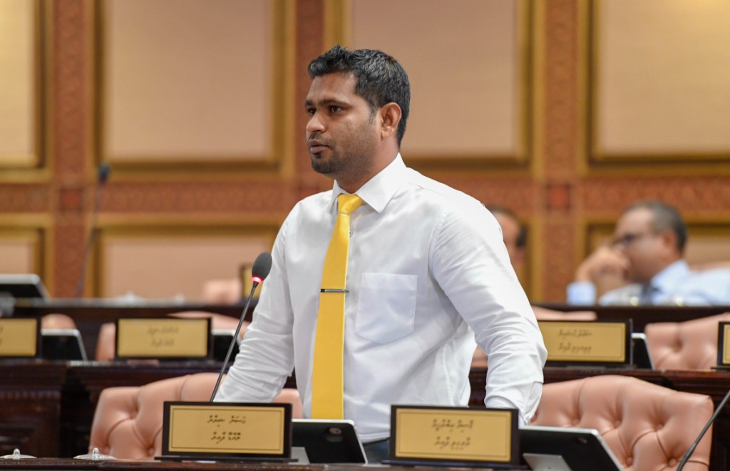 Vaudhuthah fuhdhan sarukaarah govaalai, Nasheed faction ge ithuru garaaruthakeh majilis ah