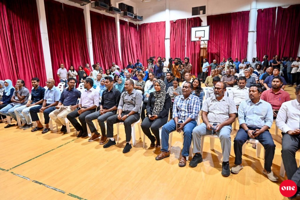 Sarukaarun haamakuri vaahakathakun 13 aharu kujjaa maruvi massalaigai ihumaalu vefai vaakan engey: Democrats
