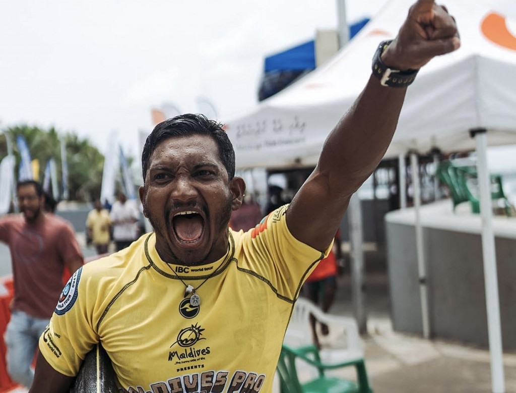 Visit Maldives Pro: Dhuniyeyge 2 vana balikoh, Kuda Ayya thafaathu dhakkaifi!