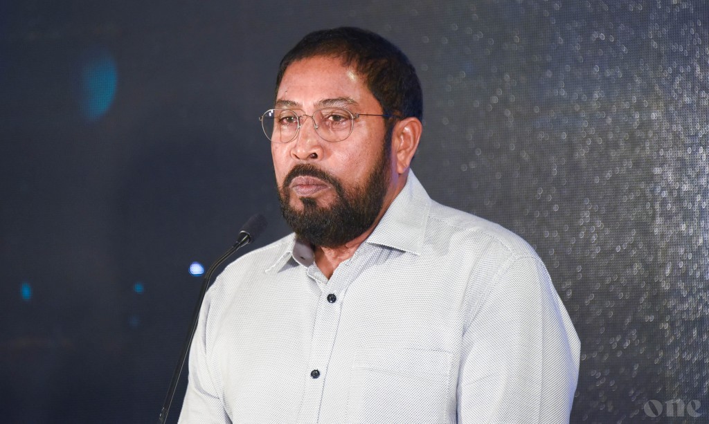 Kaadehdhoo Airport athuli mahssala: Bandaara Naibu dhahkkavaa vaahaka thaakun thaaku nujehey: Qasim