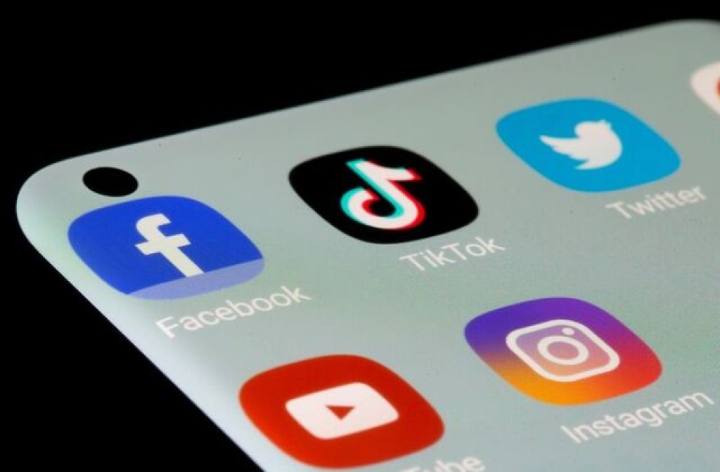 Australia gai 16 aharun dhashuge kudhin social media beynun kurun manaakohffi