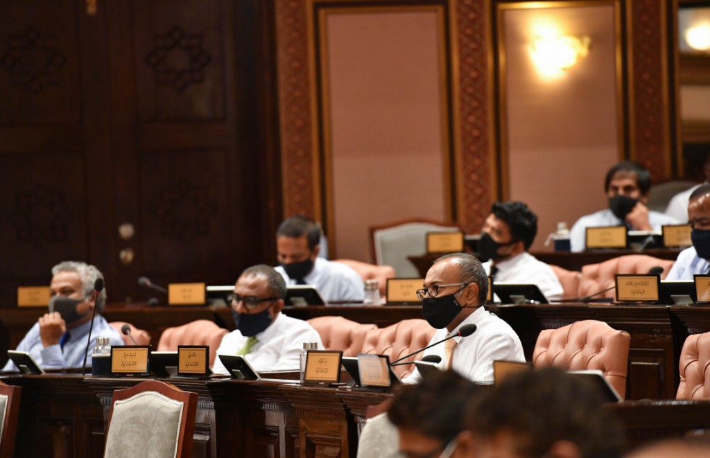 Miadhuge jalsaa ninmaalai , mulhi Majleehuge Committee gai Duty Bill ge masakkai fashaifi