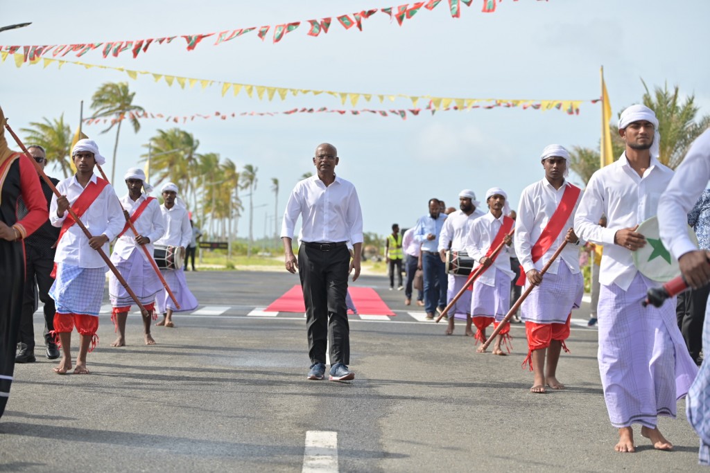 Mi dhauru nimumuge kurin ithuru 5 airport ge massaikai fashaanan: Raees