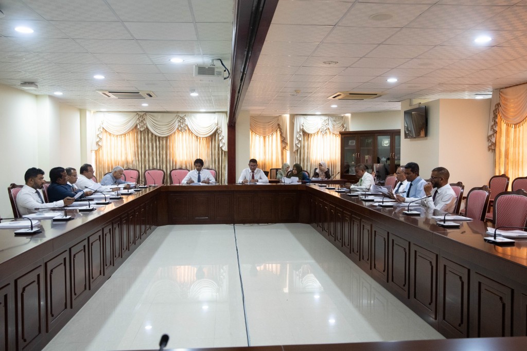 MIFCO in negi 150 million aai, FENAKA in negi 200 million rufiyaage loan aabehey mauloomaathu committee in hissaa koffi