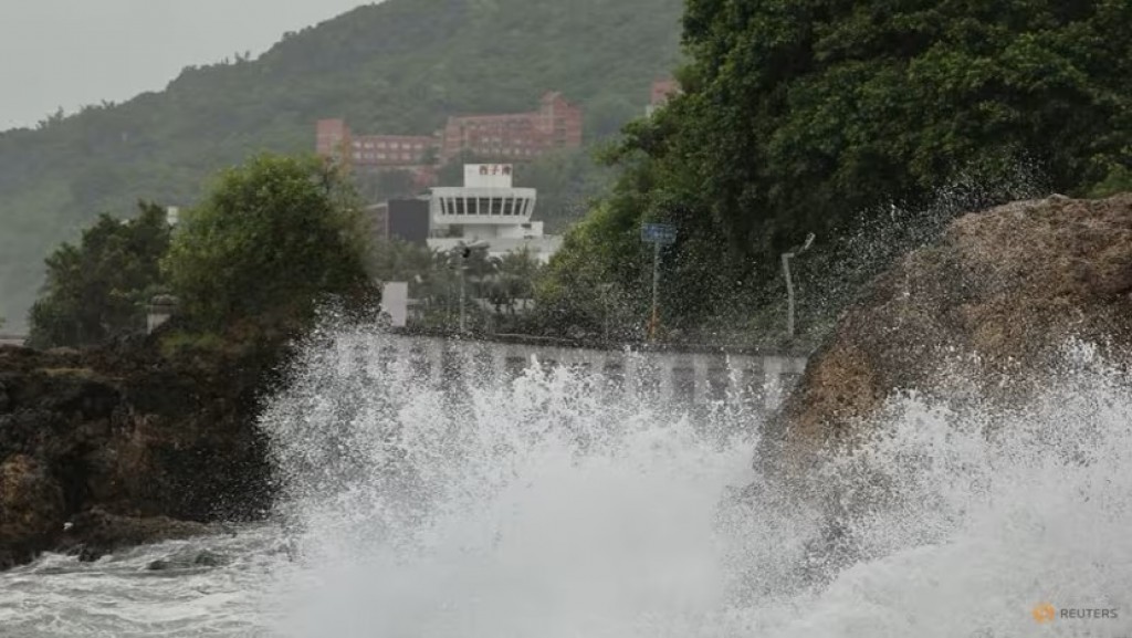 Taiwan shuts down in anticipation of Typhoon Krathon