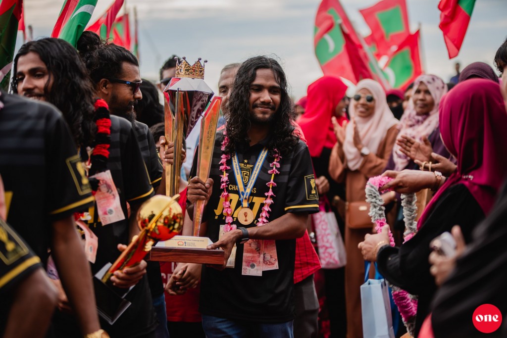 One photo: Golden Futsal Challenge ge sharafuveri thattaa eku Gan team rashah