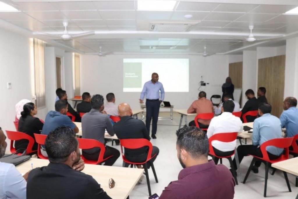 Jinaaee thahugeeguge diploma course aaeku Police College gai kiyavaidheyn fashaifi