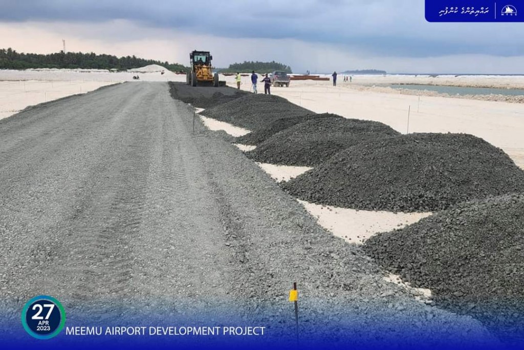 Mulee airport runway ge ABC masakkai fashaifi