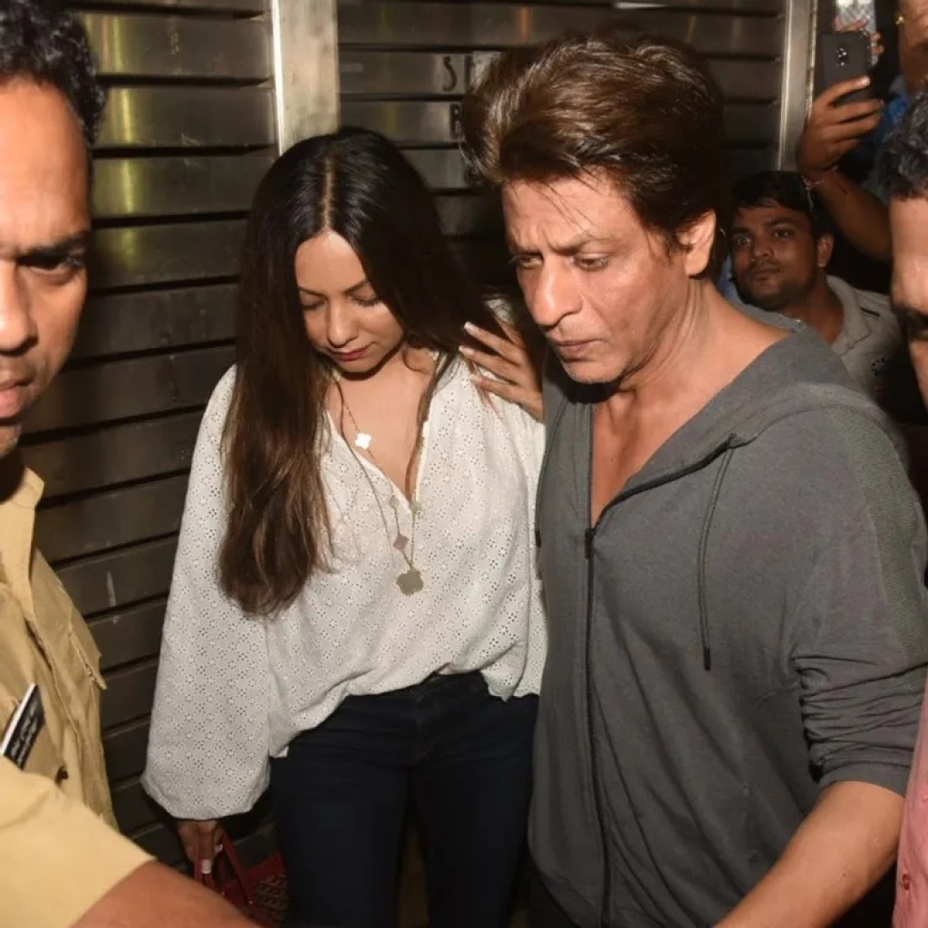 Aryan aa baddhalukurun manaa, Shahrukh Khan adhi Gauri goiy husvanee