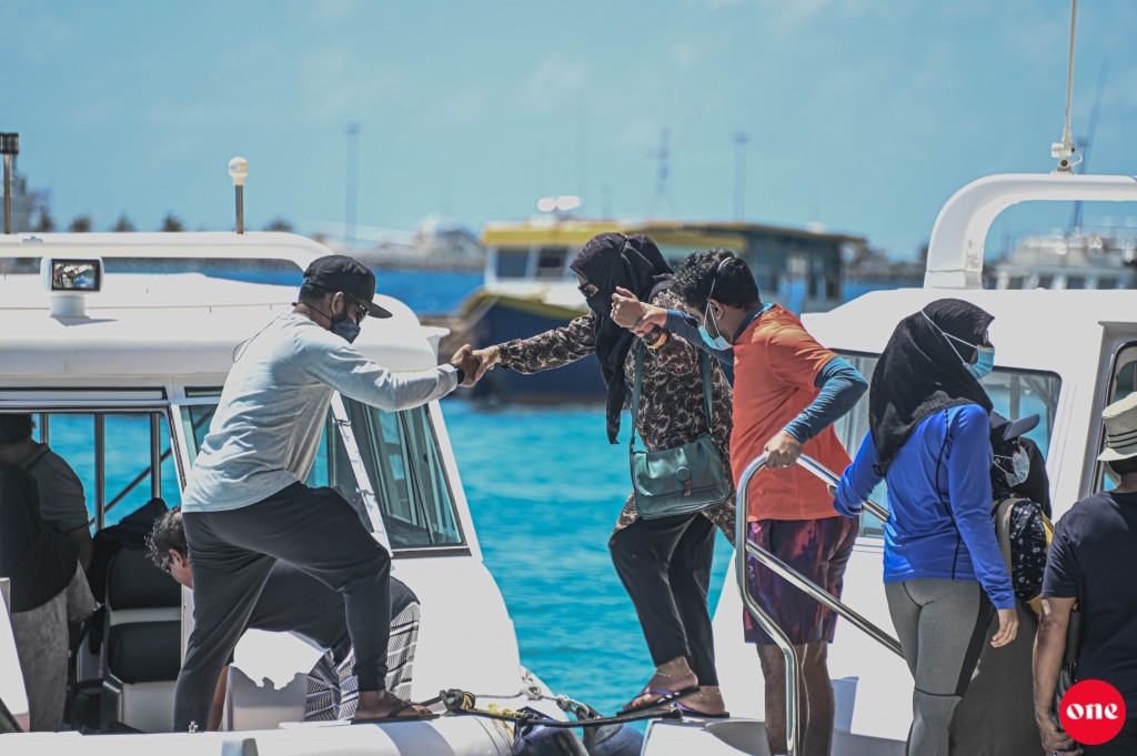 Vaccine furihama kohffai nuvaaa meehun dhathuru kuraa nama 14 dhuvas quarantine vaan jehey gothah hamajahssaifi