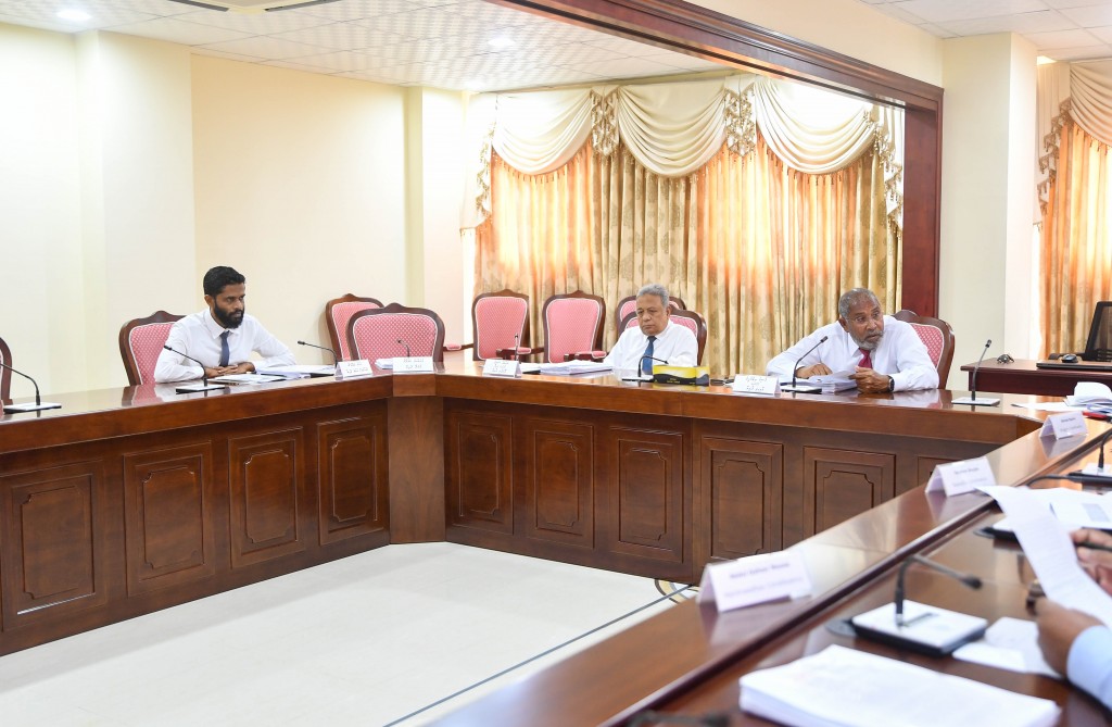 Flat thakaa behey corruption massalaehgai MPL ge kureege MD aai financial controller committee ah