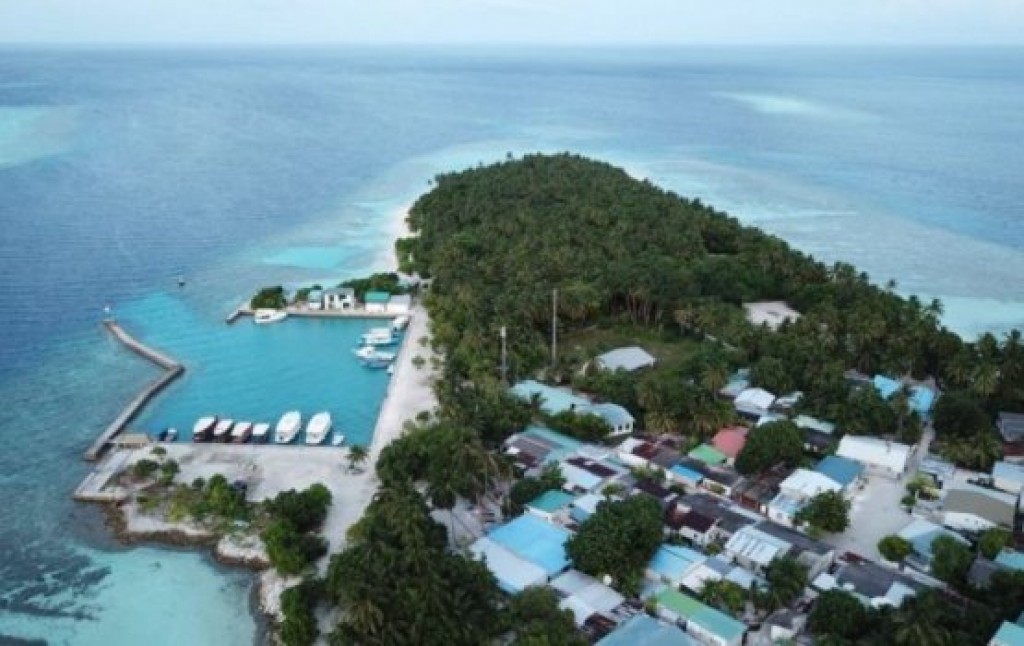 Boahimenun: V. Rakeedhoo gai 63 dhivehin, V. Thinadhoo gai 75 dhivehin