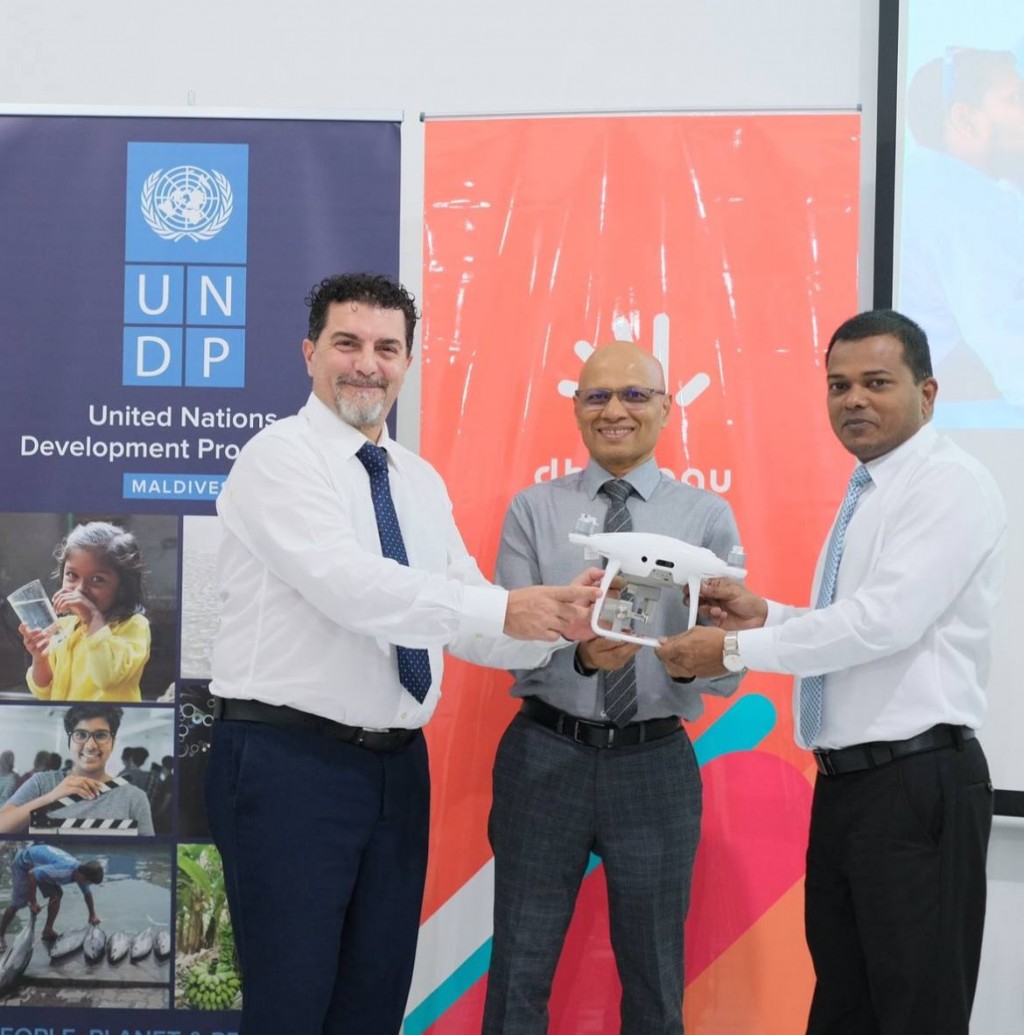 Dhiraagu in kuriah gendhiya ''drones for resilience'' project ninmaalaifi