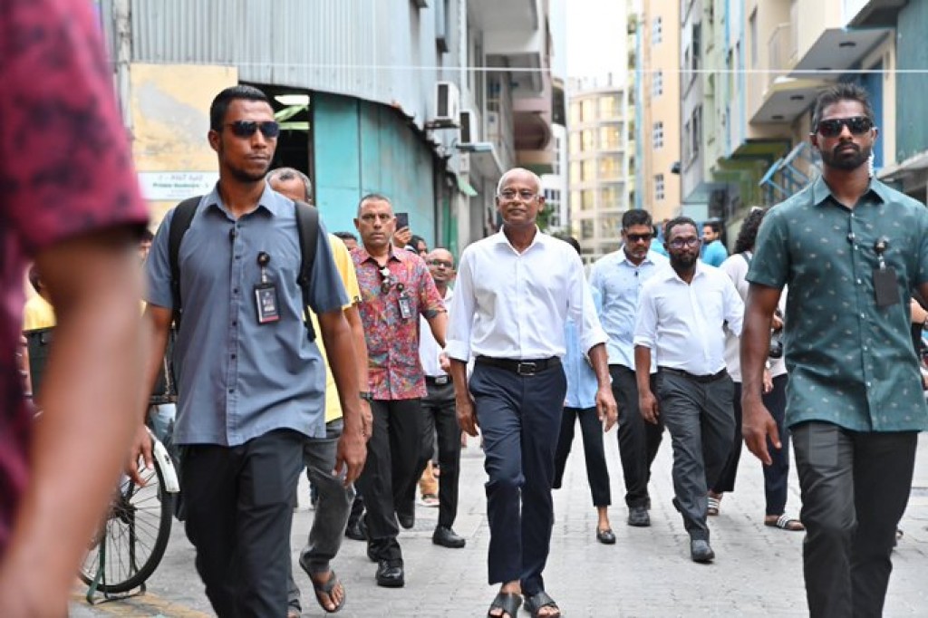Democrats aai JP ge gina baege thaaeedhu dhanee libemun, dhevana buru faseyha vaane: Raees