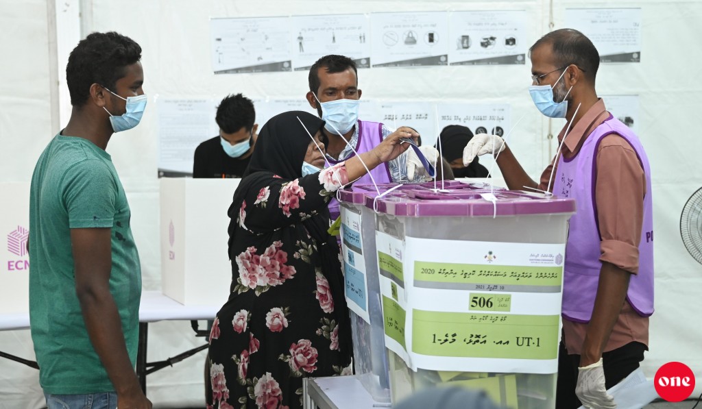 City thakuge dharaja kanda'alhaairu aanmunge hiyaalu hoadhan jeheyne