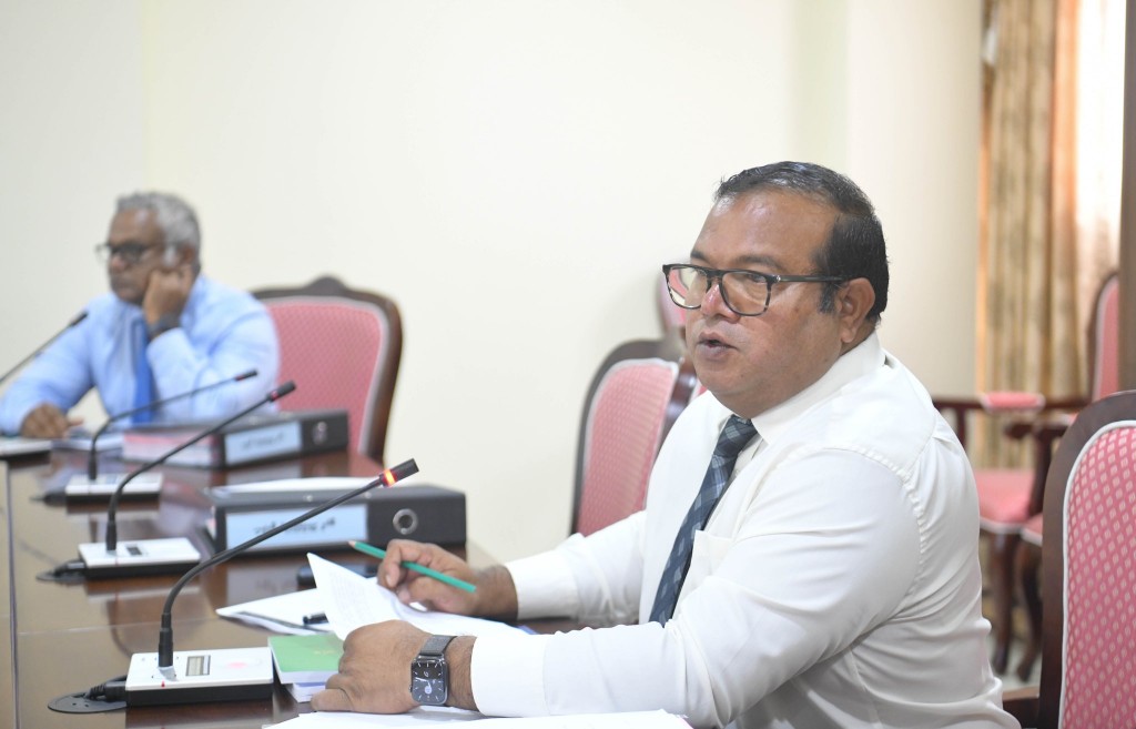 Raees Nasheed ah dhin hamalaage mulhi report hoadhan aammunge meehaku majilis ah hushahalhaifi