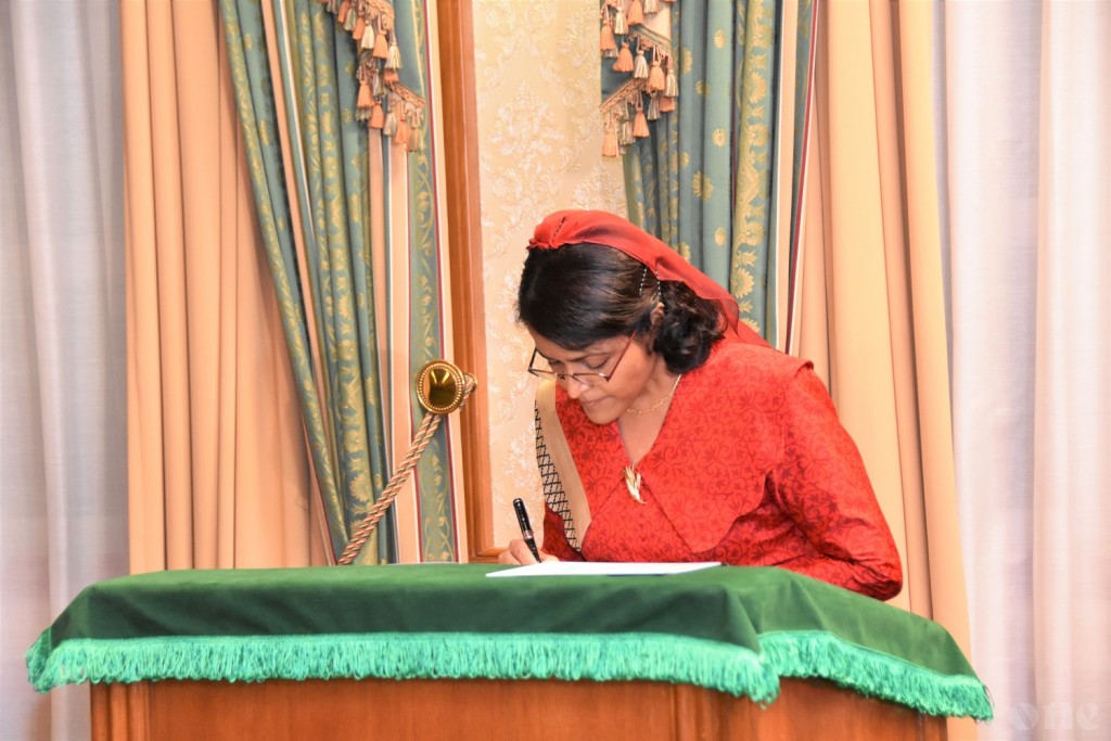 Minister calls to open up the opportunity of Maldivian Literary talents to go international