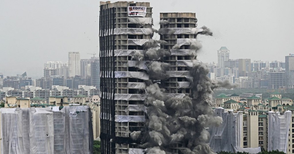 India ge enme bodu gohvvaalun: 1000 apartment himeney dhe tower bimaa hamakohllan enme 9 sikunthu!