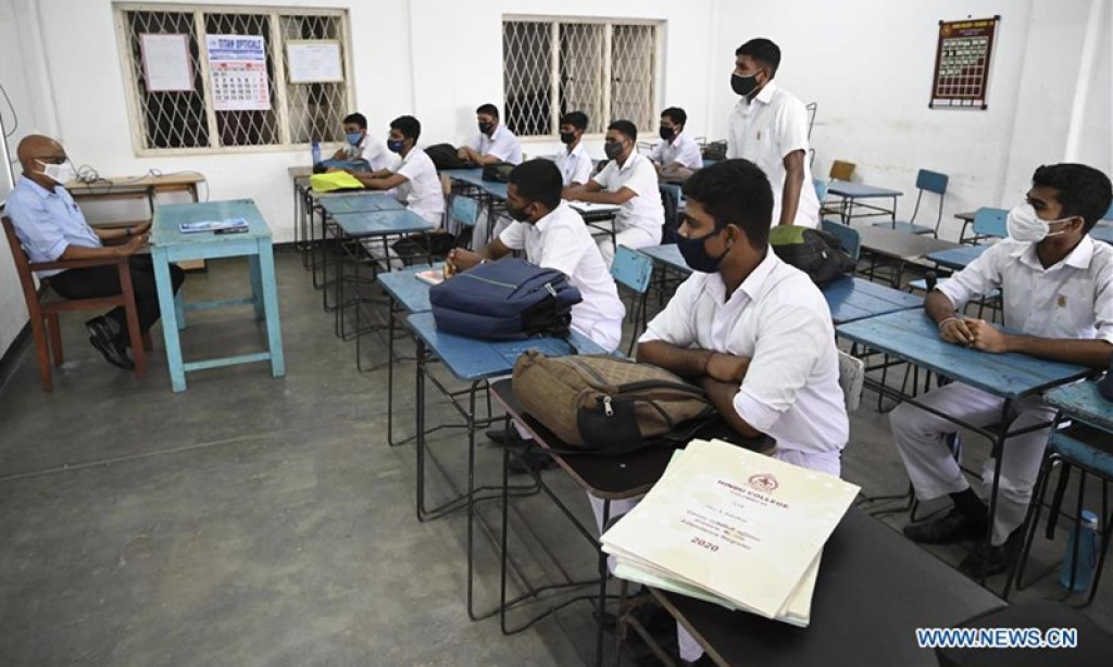 Covid ge case thah ithuruvaan feshumaaeku Lanka ge school thah bandhu kohffi