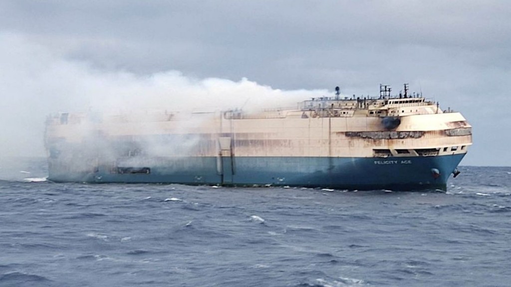 3000 Car aruvaigen dhathurukuramundhiya cargo boat ehggai roavehjje