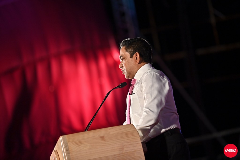 Dhuniyein beyrah fonuvaigen viyas, fan'diyaarunnah ilmu un'gannaidheyn jehey: Raees Yameen