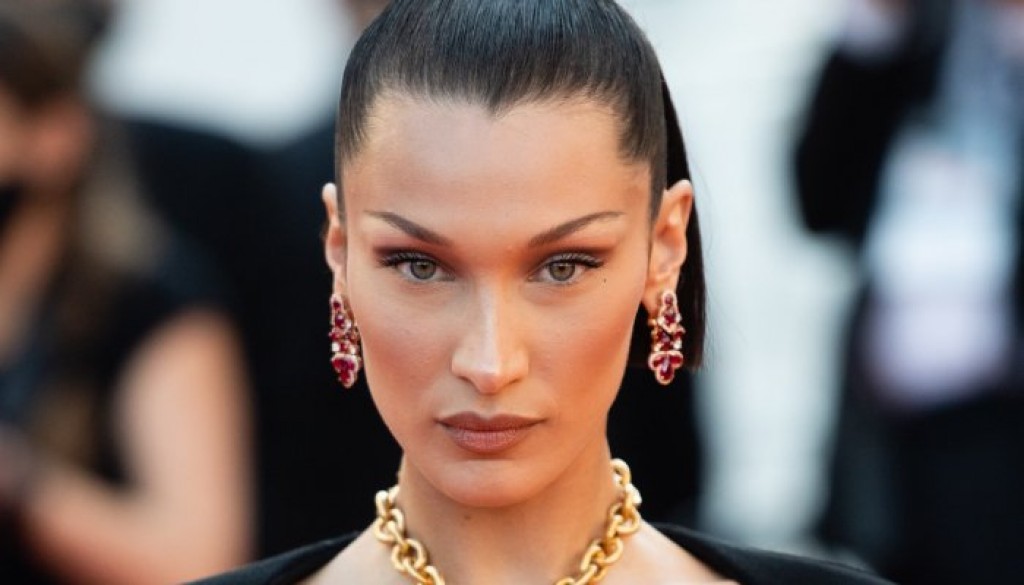 Super model Bella Hadid, burugaa ge dhifaaugai