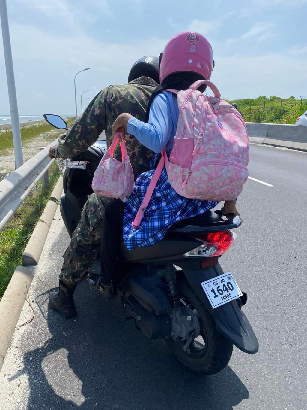 Highwaymathin cycle huhtti giyhusvi vaguthu dharifulhu schoolah gengosdhin sifainge meehaa ah salute!