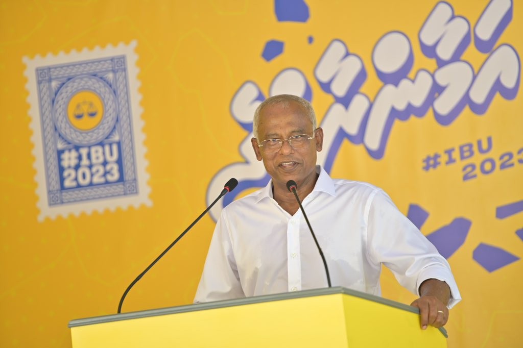 Miadhu Raajjey ge verimeehaa fulus office ah vadhe, police commissioner ah amurennukuraane: Raees