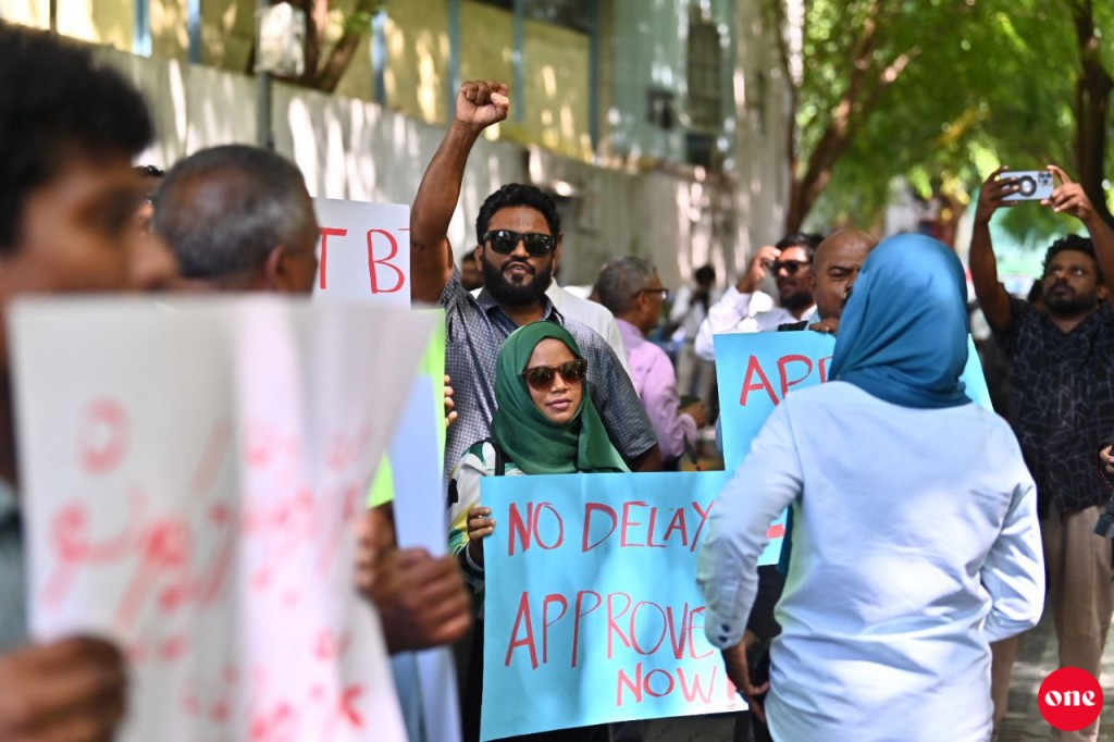Vazeerun ah ruhun nudheythee Majilis beyrugai ihuthijaaju kuranee