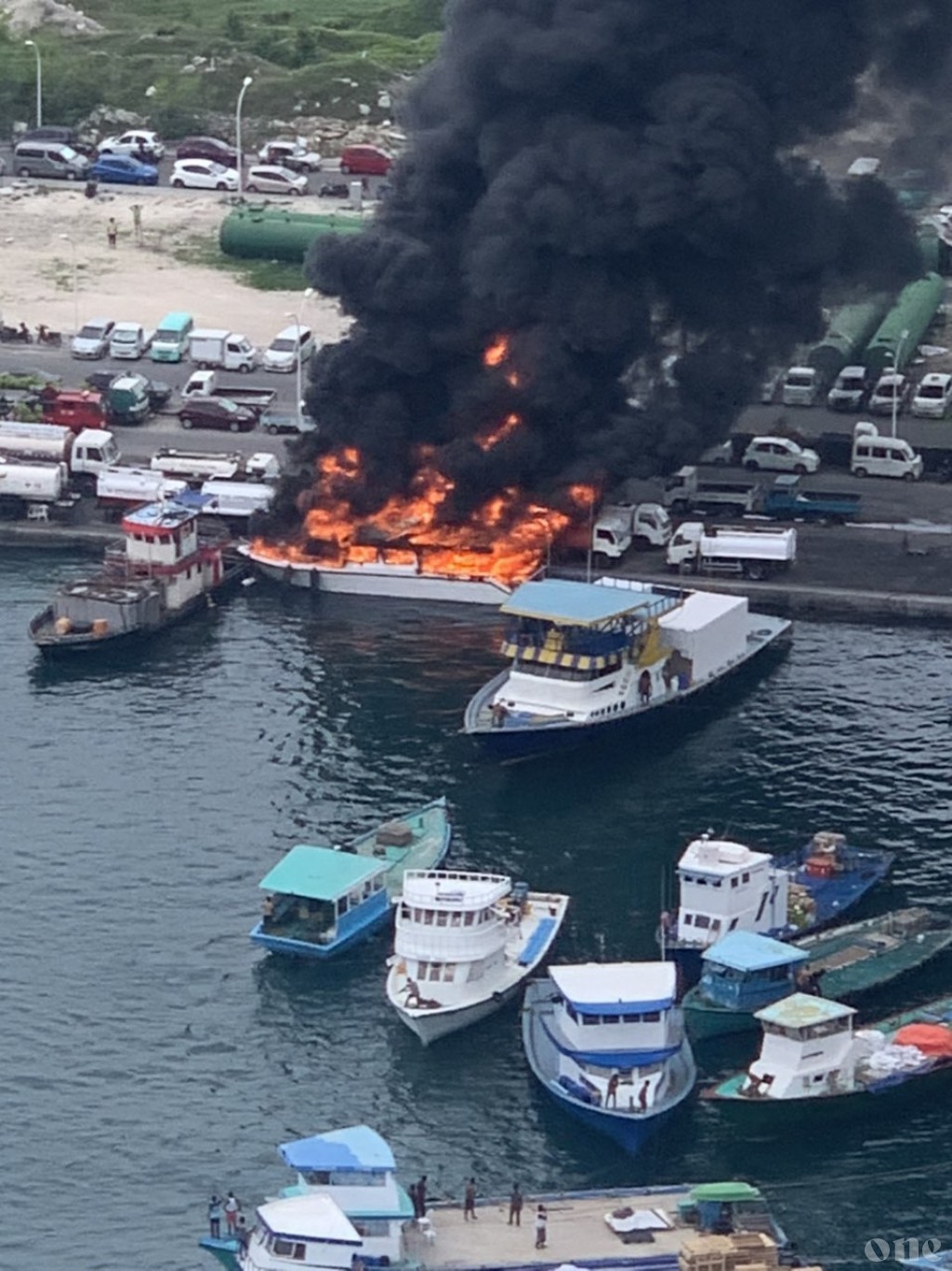 Fire on launch at Thilafushi harbor, expat injured
