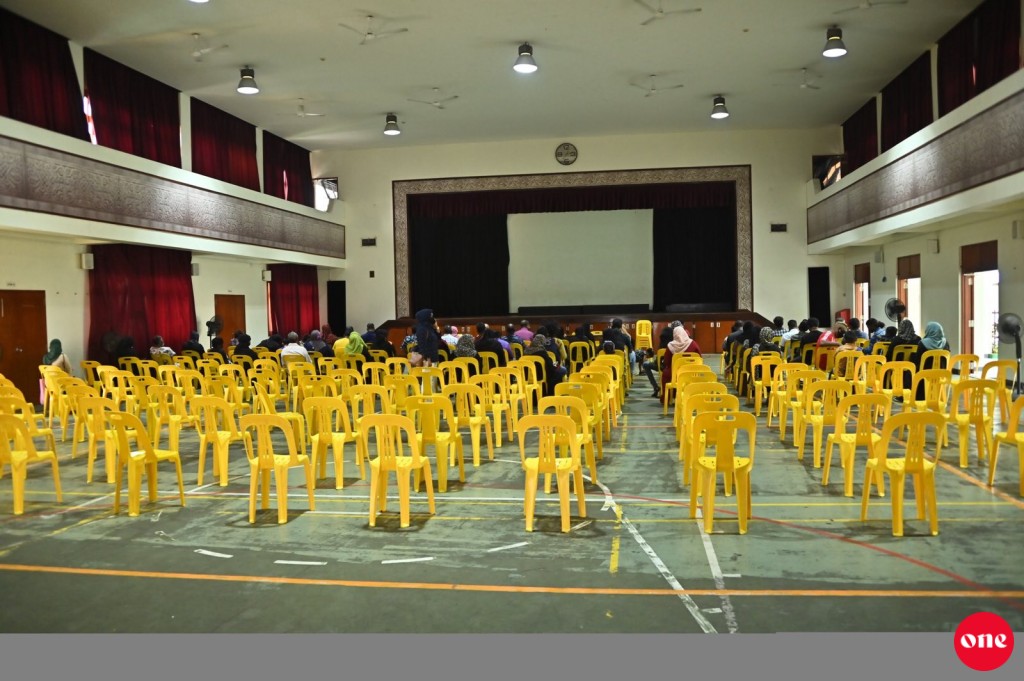 FAM imaaraathugai ithuru sample center eh hulhuvai, social center gai huri than Thaajudhin School ah