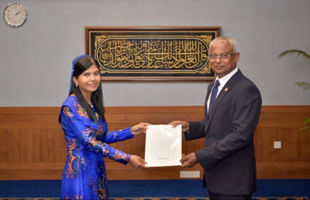 Malaysia ah kanda alhuhvaafai hunnavaa safeeru kamun Visam isthiufaa dhevvaifi