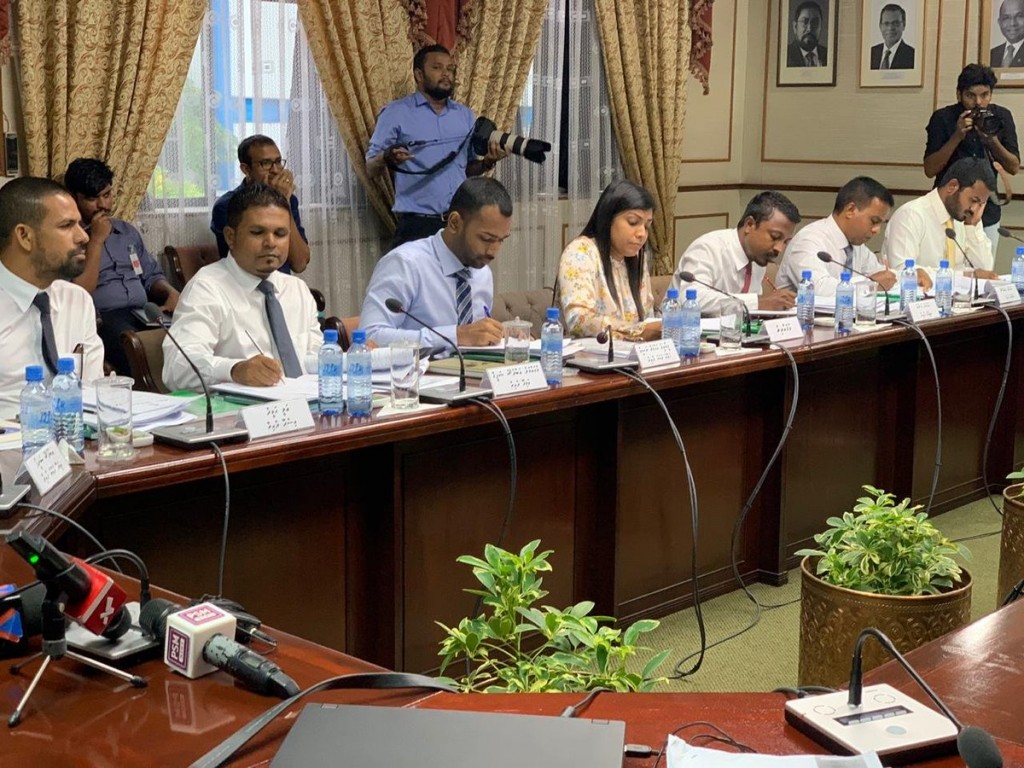 Olhuvaalaigen party thakah meehun vahdhaa massala committee ah