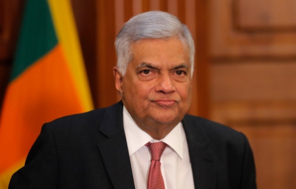 Adhuge dhuniye: Srilanka ge masrahu, Ranil akee hahleh nooneve.