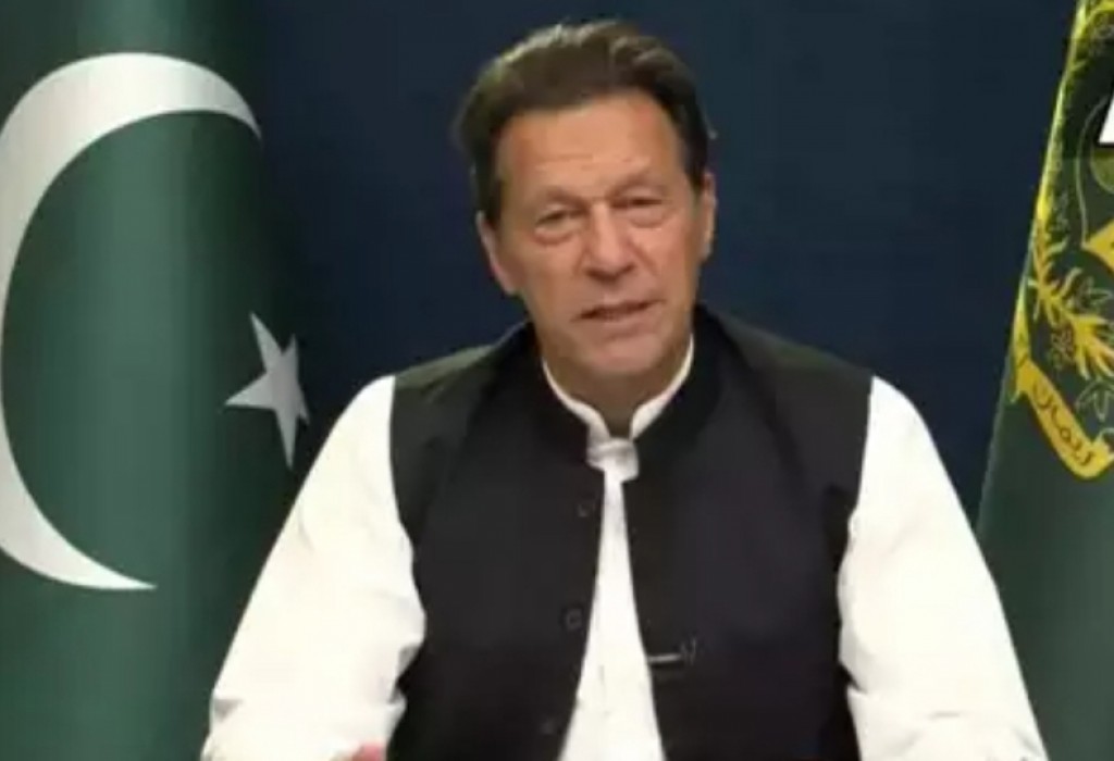 Adhuge dhuniye: Imran Khan kuhlliyakah India ah thaareefu kurahvvan fehttevee keehvvegen?