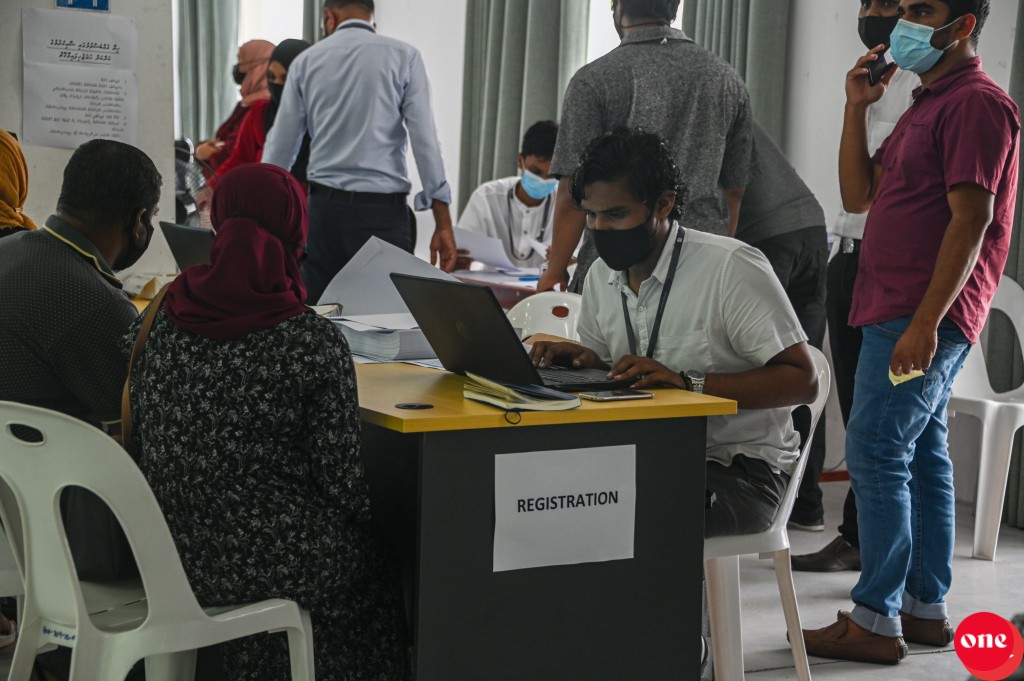 Hiya flat ehbbasvumugai dhen soi kuran fashaanee aadheetha dhuvahu