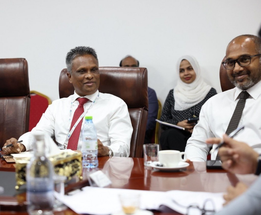 Vehicle thah tow kuraane 9 sarahadheh kan'da alhaifi, school thakaai miskiythah kairi himeney