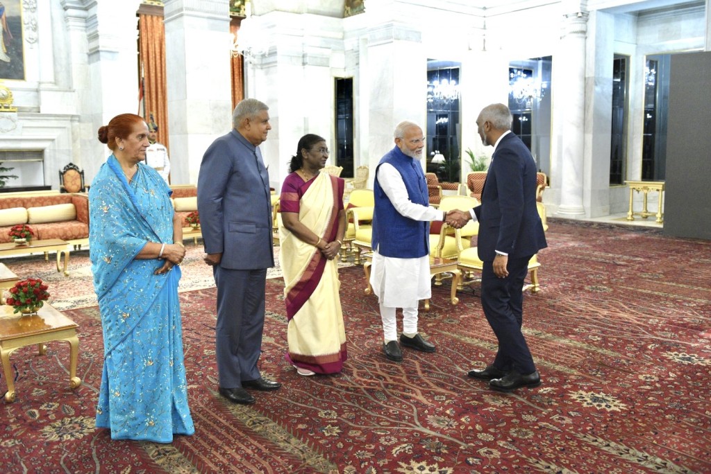 India ge Raees dhehvi Rasmee jaafathugai Raees Muizzu baiverivevadaigenfi